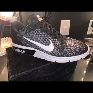 Nike AirMax Sneakers